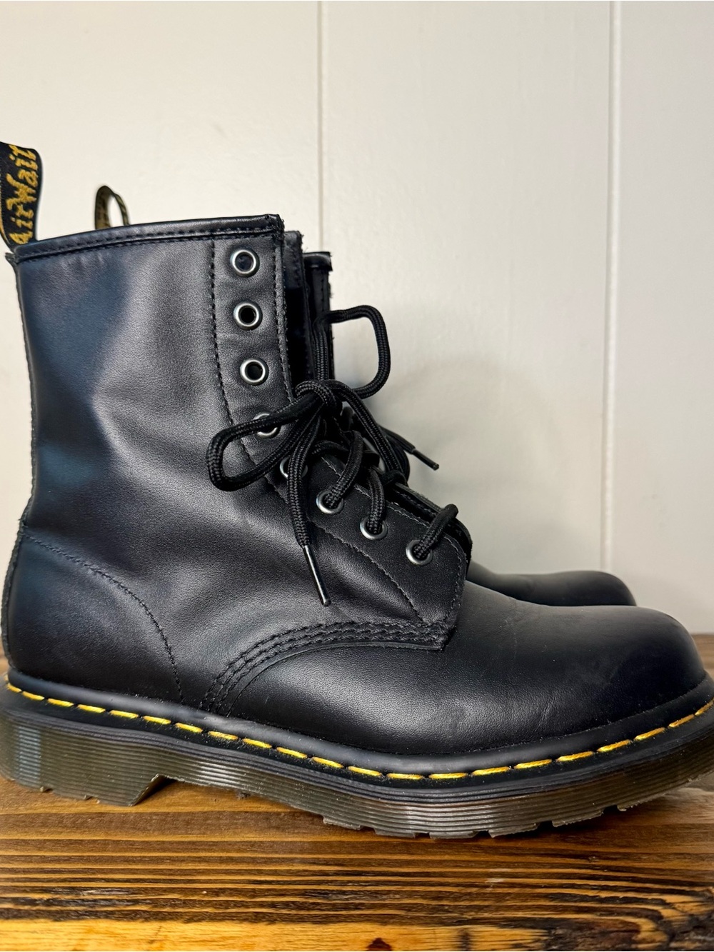 Dr. Martens 1460 W Black Leather Lace-Up Ankle Combat Boots Women's US 7 EU 38